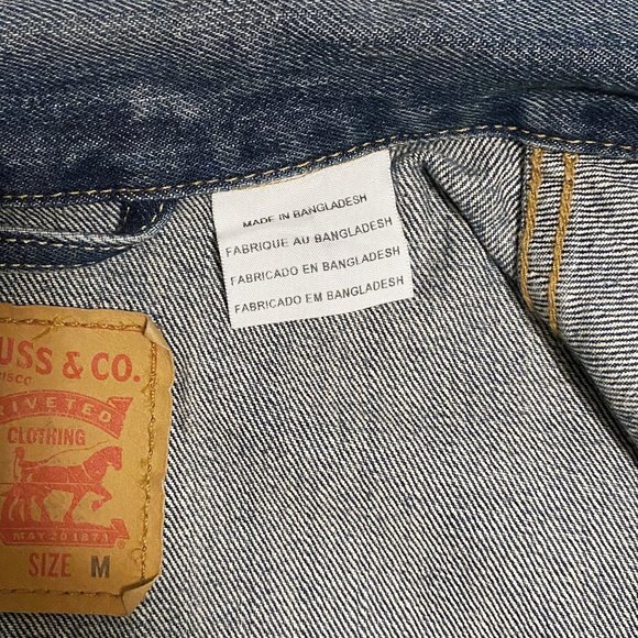 LEVI'S DENIM TRUCKER JACKET NEW W/O TAGS - Picture 9 of 9